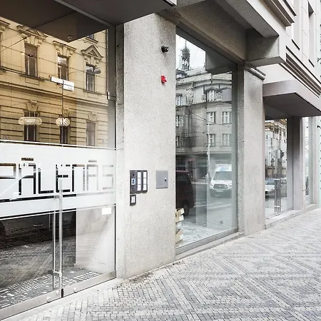 Artsy Apartment Prague