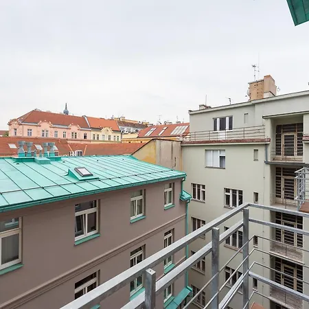 Artsy Apartment Prague