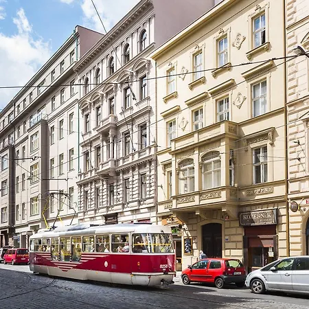 Artsy Apartment Prague